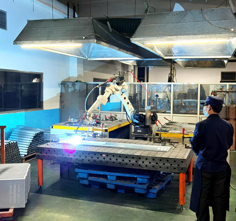 機(jī)器人焊接工作站.jpg